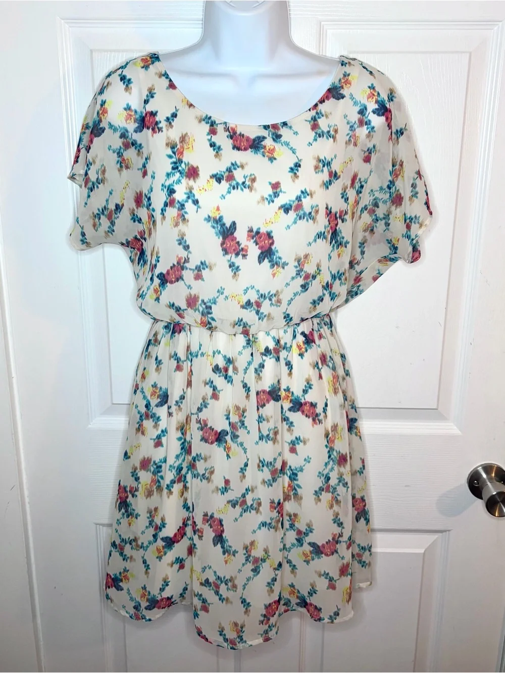 LUSH Multi Floral Backless Chiffon Dress Faux Wrap Back Ivory Cream Size S